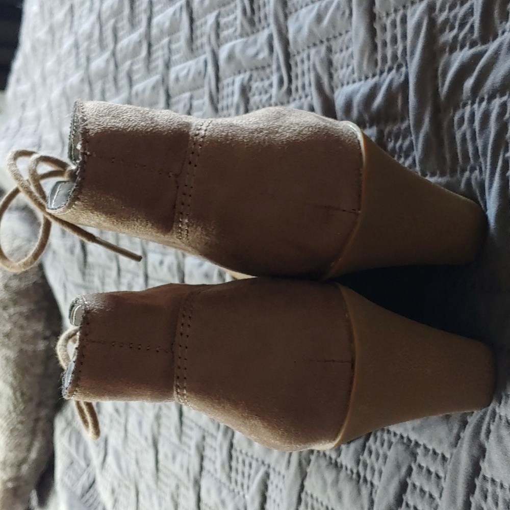White Mountain Wedge Boot - Picture 4 of 6